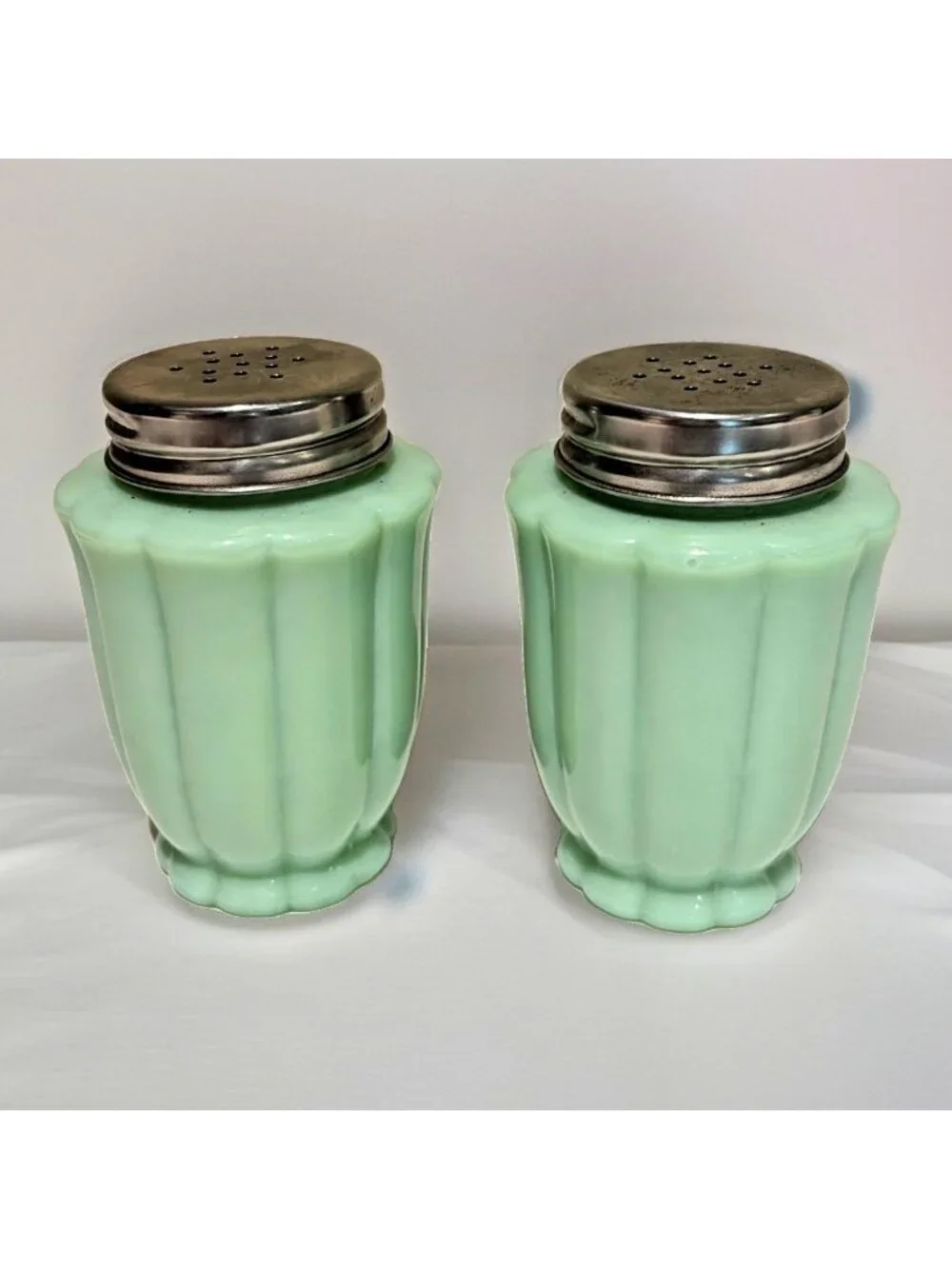 The Pioneer Woman Timeless Beauty Jade Milk Glass Salt & Pepper Shakers EUC